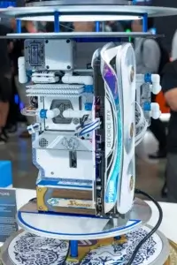 Zotac Gaming GeForce RTX 4080 SUPER with custom liquid cooling inside the Vertex Dragon Mod.