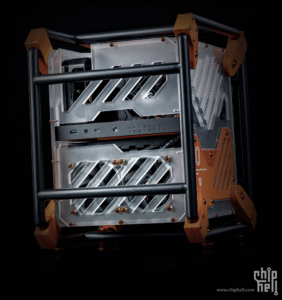 Compact cube-style PC mod Omnipotence Mechanical by 老邦瓜 with visible cooling system and Seasonic FOCUS SPX-750 Platinum power supply.