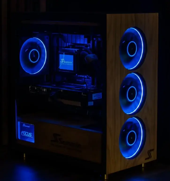 Interior view of the Oak Block PC mod showcasing wood accents and Seasonic components