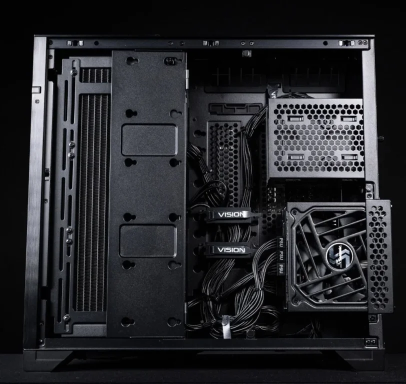Seasonic FOCUS GX-1000 ATX 3.0 installed with precise rear cable management by PC Elegance